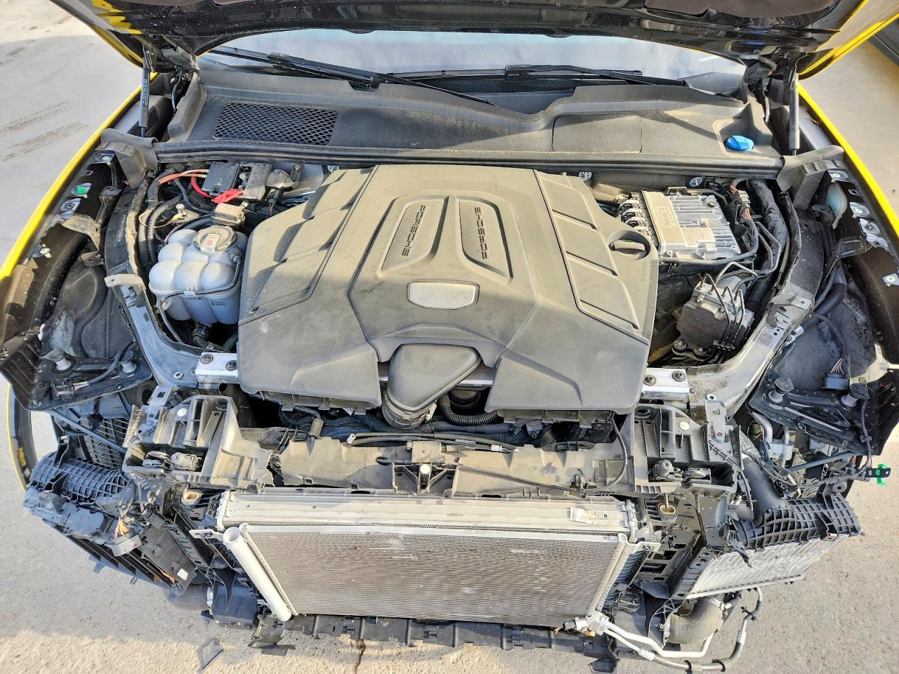 2023 Porsche Cayenne VIN WP1AA2AY9PDA04647 photo 12
