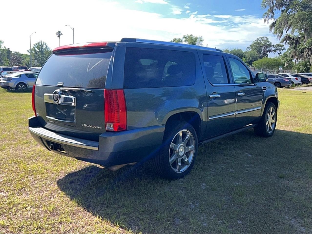 2009 Cadillac Escalade VIN 1GYFC26249R101597 photo 4