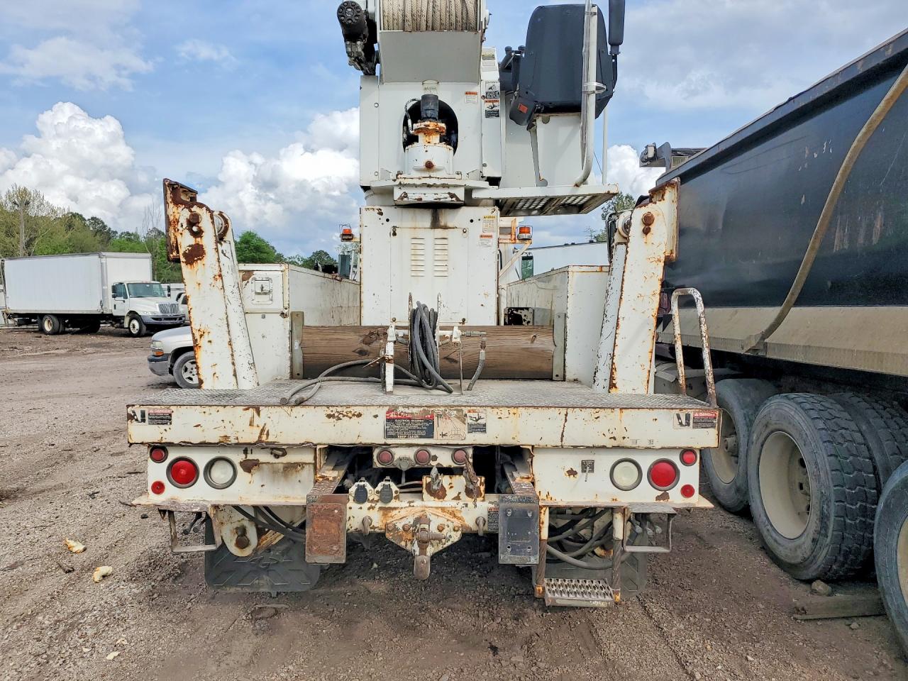 2001 FREIGHTLINER All models VIN 1FVHBXAK61HG77554 photo 6