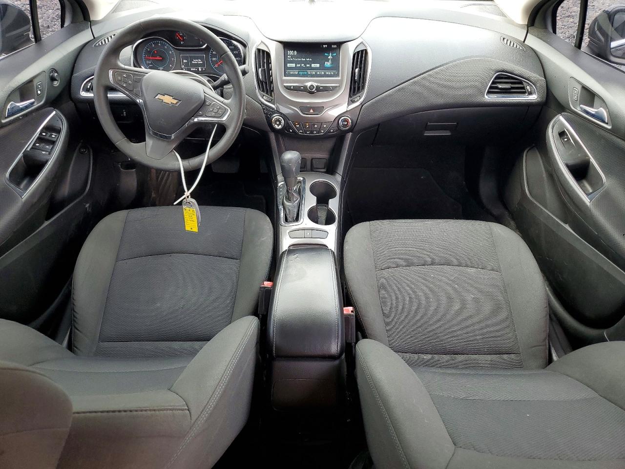 2018 Chevrolet Cruze VIN 1G1BE5SM5J7143471 photo 8
