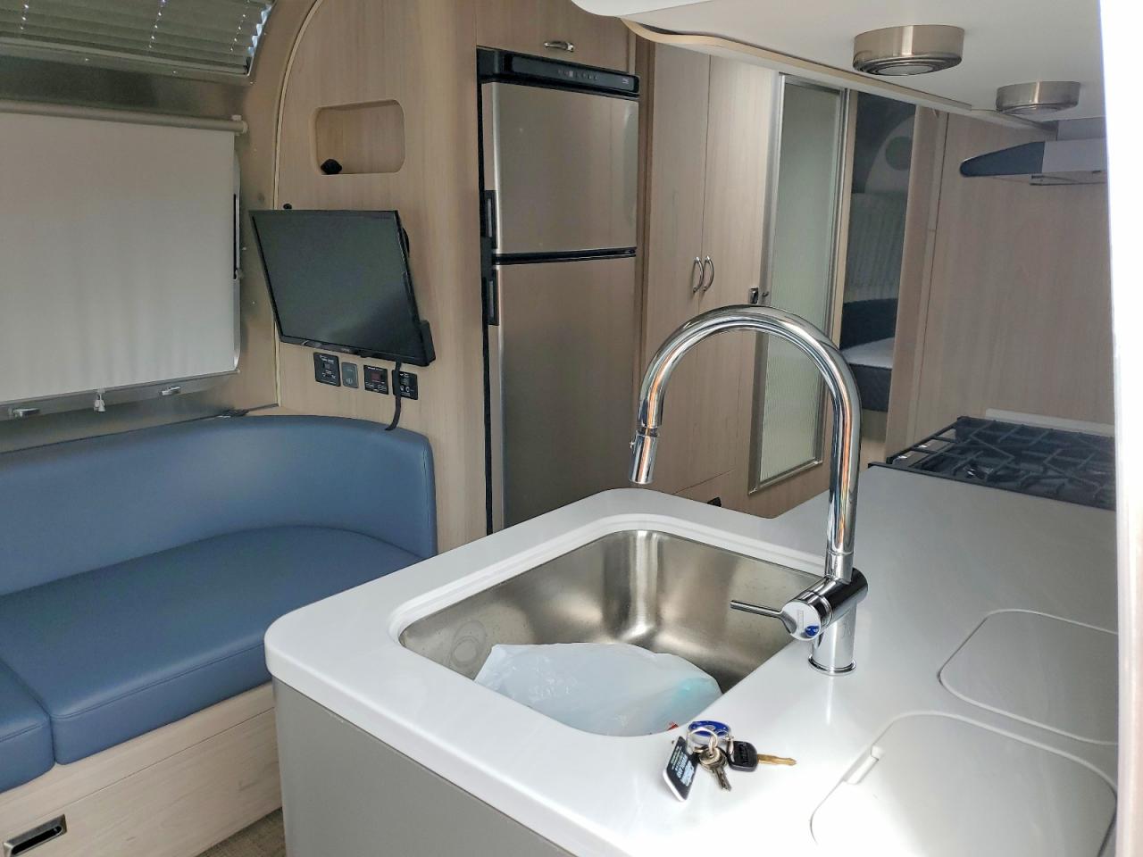 2024 AIRSTREAM Trailer VIN 1STTNYL22RJ572643 photo 8