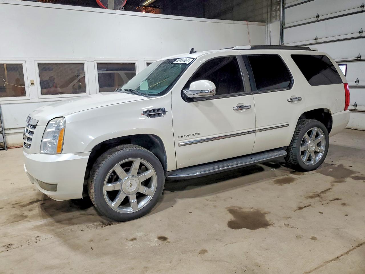 2010 Cadillac Escalade VIN 1GYUKBEF1AR244378 photo 1