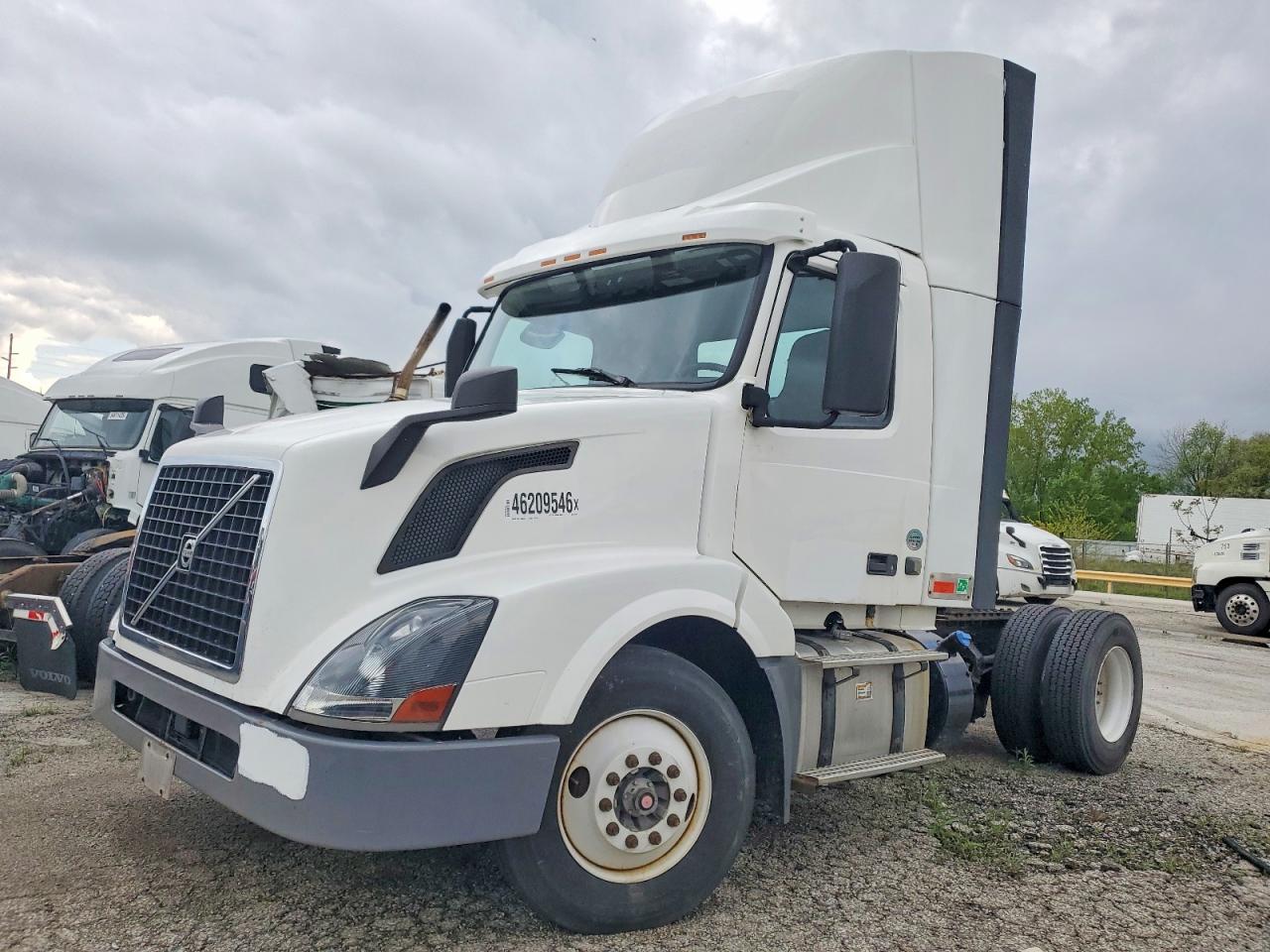 2016 Volvo Vn VIN 4V4N39TG0GN965646 photo 2