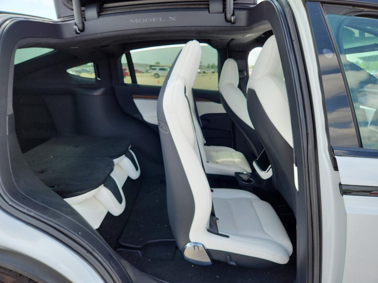 2022 Tesla Model x VIN 7SAXCBE50NF328603 photo 10