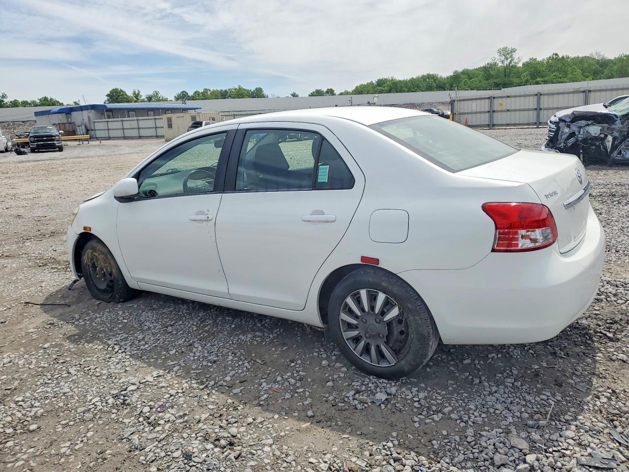 2009 TOYT Yaris VIN JTDBT903491325711 photo 2