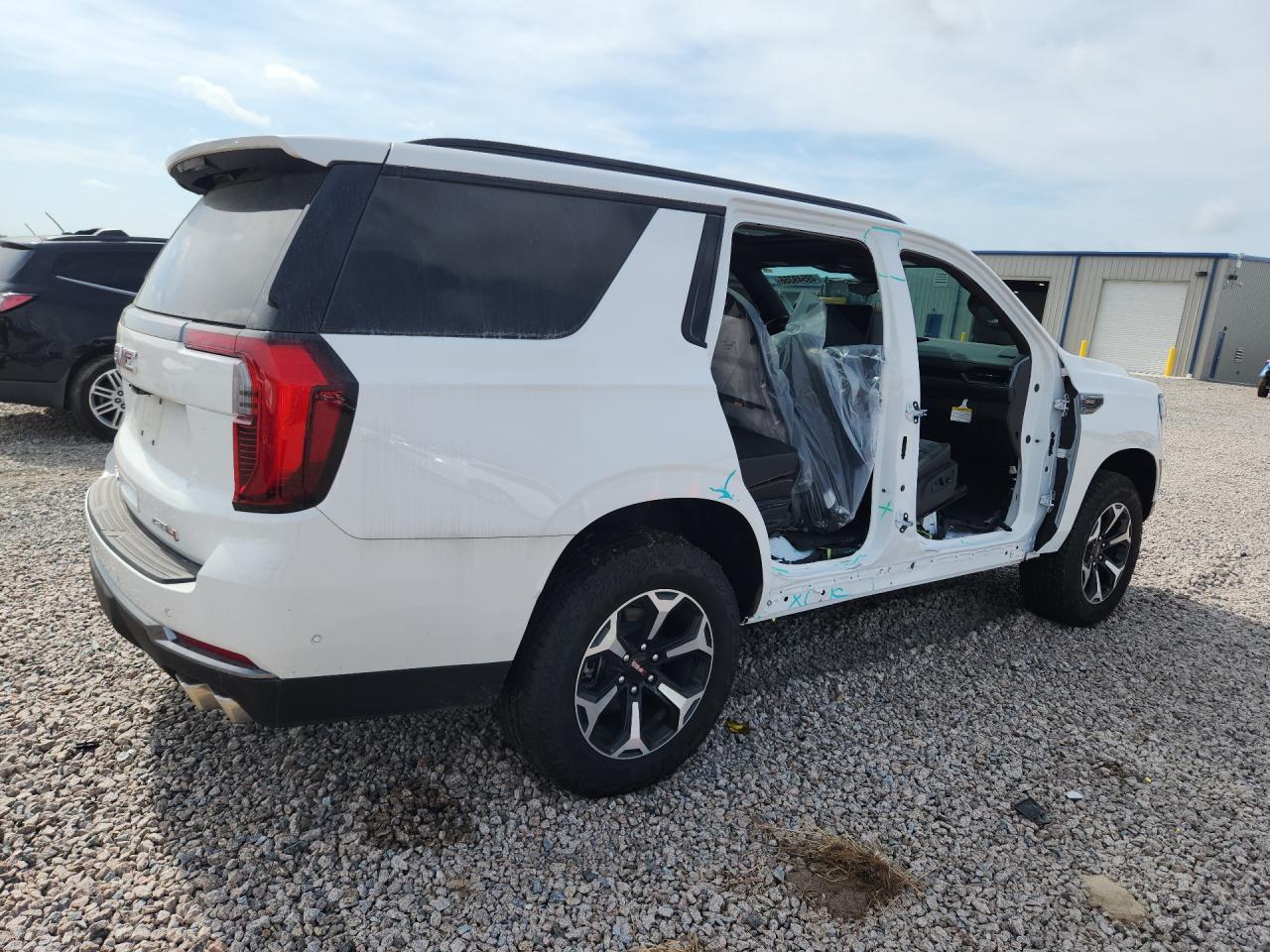 2025 GMC Yukon VIN 1GKS2CRL7SR130006 photo 3