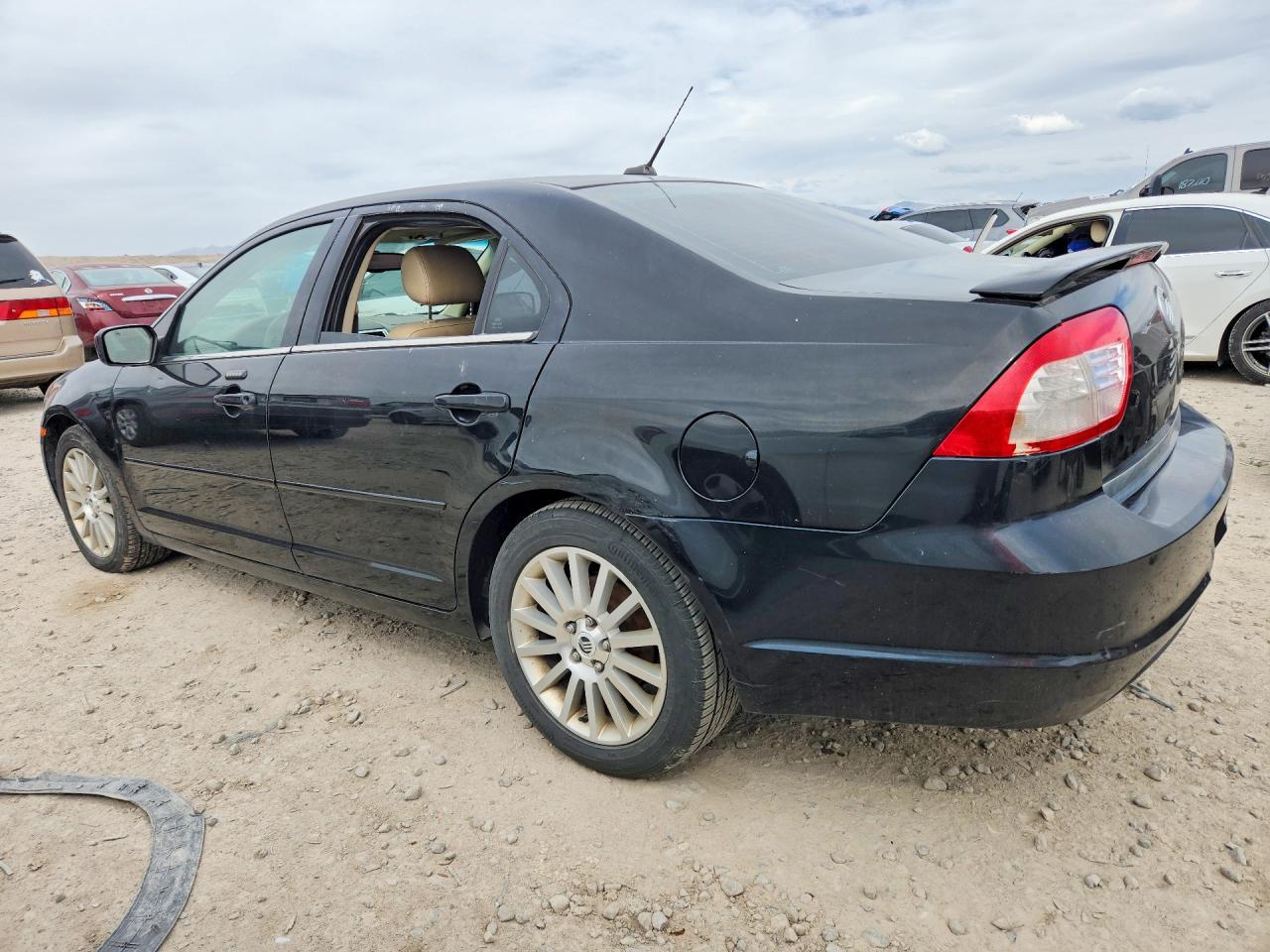 2008 Mercury Milan VIN 3MEHM08188R600831 photo 2