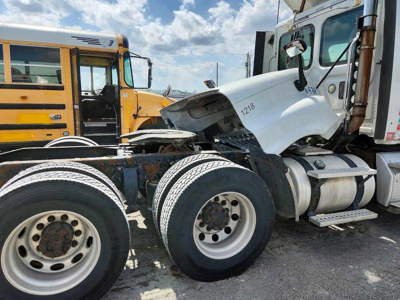 2011 FREIGHTLINER All other VIN 1FUJGEDV5BSAZ4530 photo 6
