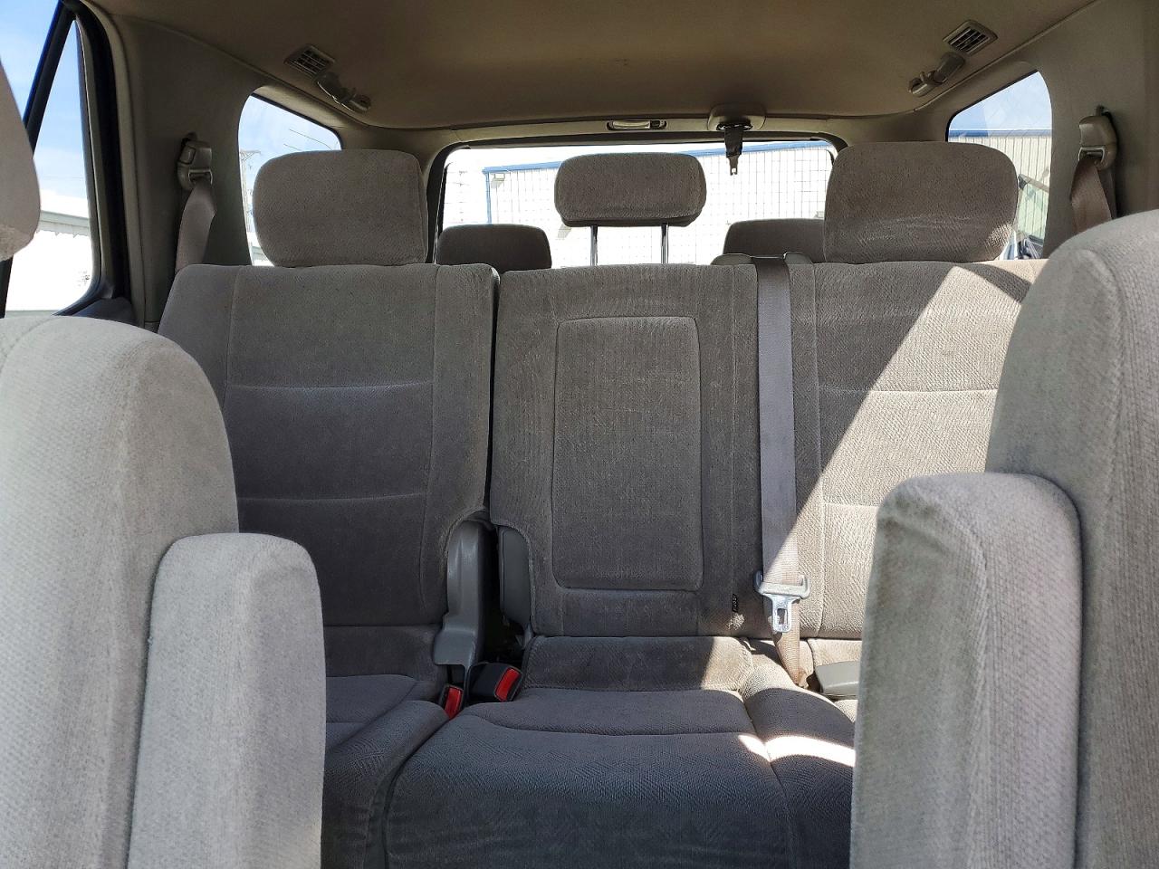 2002 Toyota Sequoia VIN 5TDBT44A72S100347 photo 10