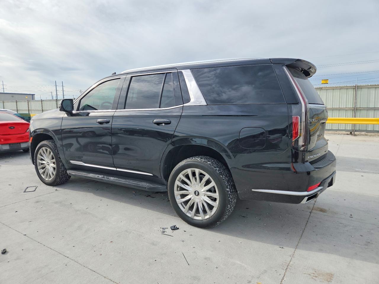 2024 Cadillac Escalade VIN 1GYS4BKL8RR372155 photo 2