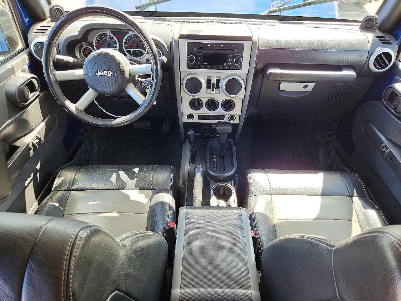 2009 Jeep Wrangler / VIN 1J8GA59199L715254 photo 8