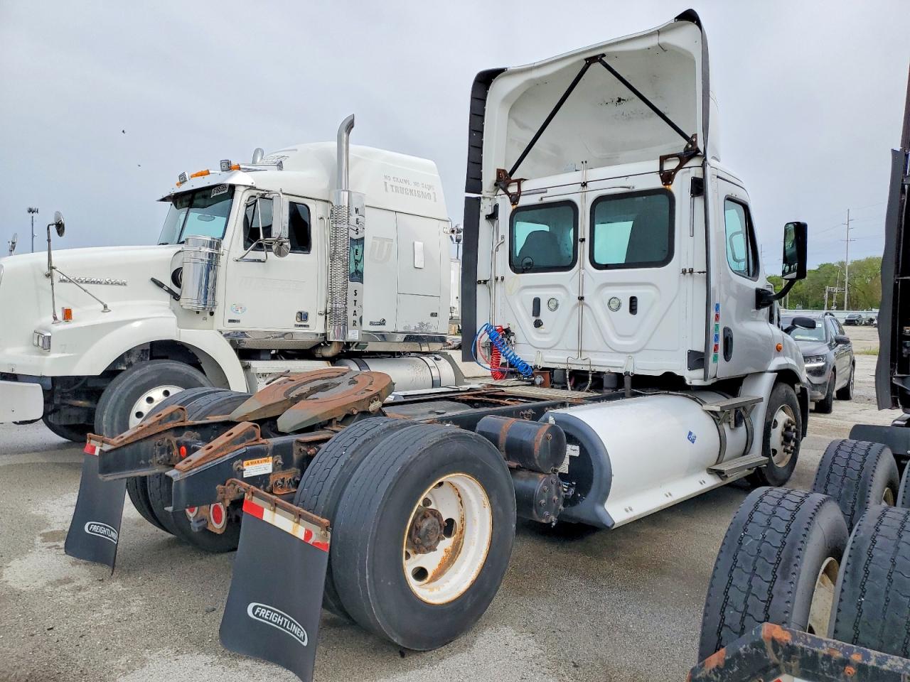 2018 FREIGHTLINER All other VIN 1FUBGAD95JLJS1005 photo 4