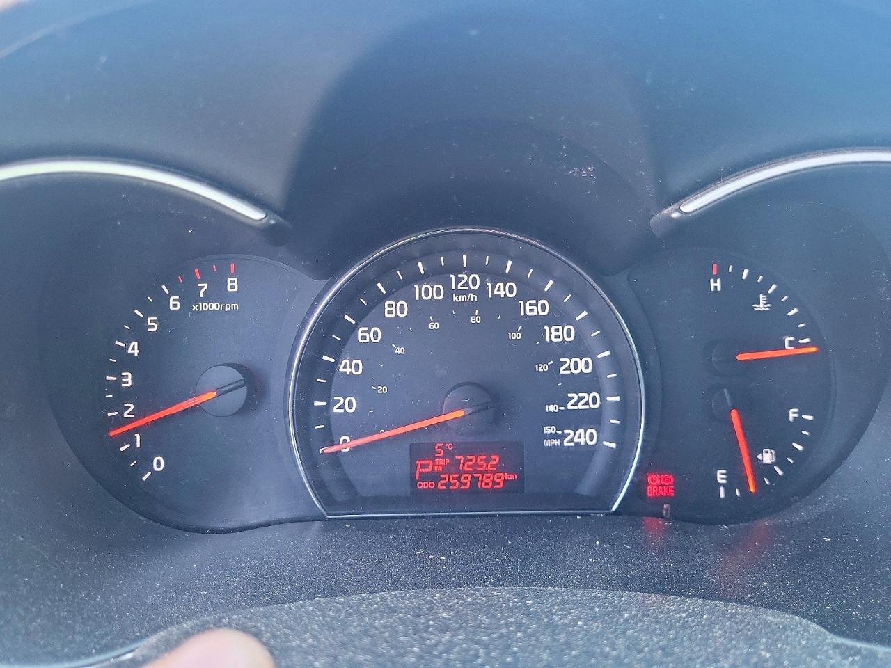 2015 Kia Sorento VIN 5XYKTCA68FG595672 photo 9