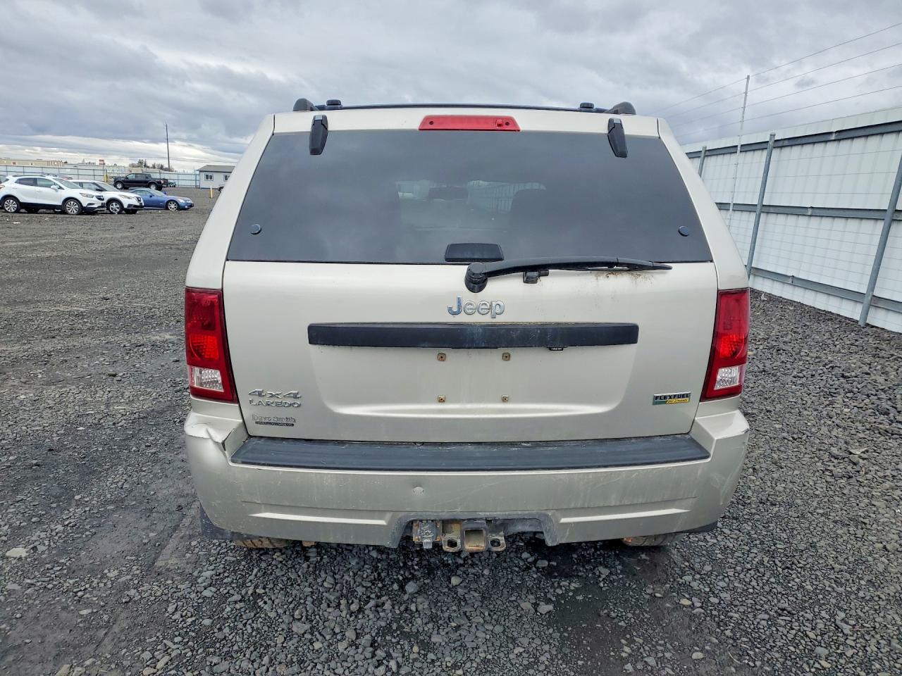 2008 Jeep Cherokee VIN 1J8HR48NX8C243589 photo 6