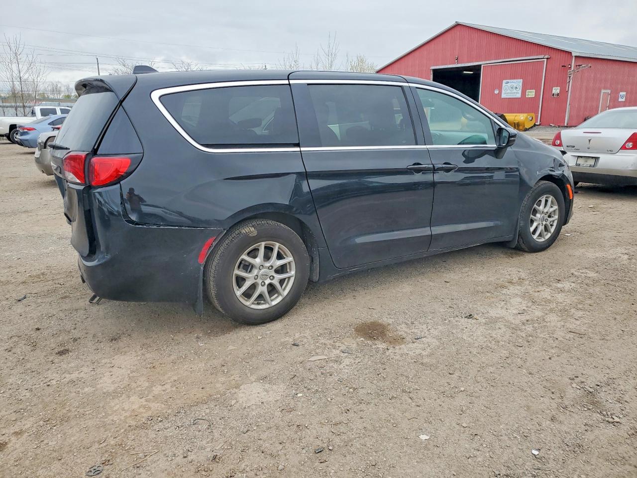 2025 Chrysler All other VIN 2C4RC1ZG5SR507554 photo 3