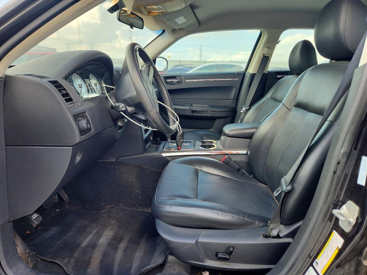 2010 Chrysler 300 VIN 2C3CA5CV4AH326562 photo 7