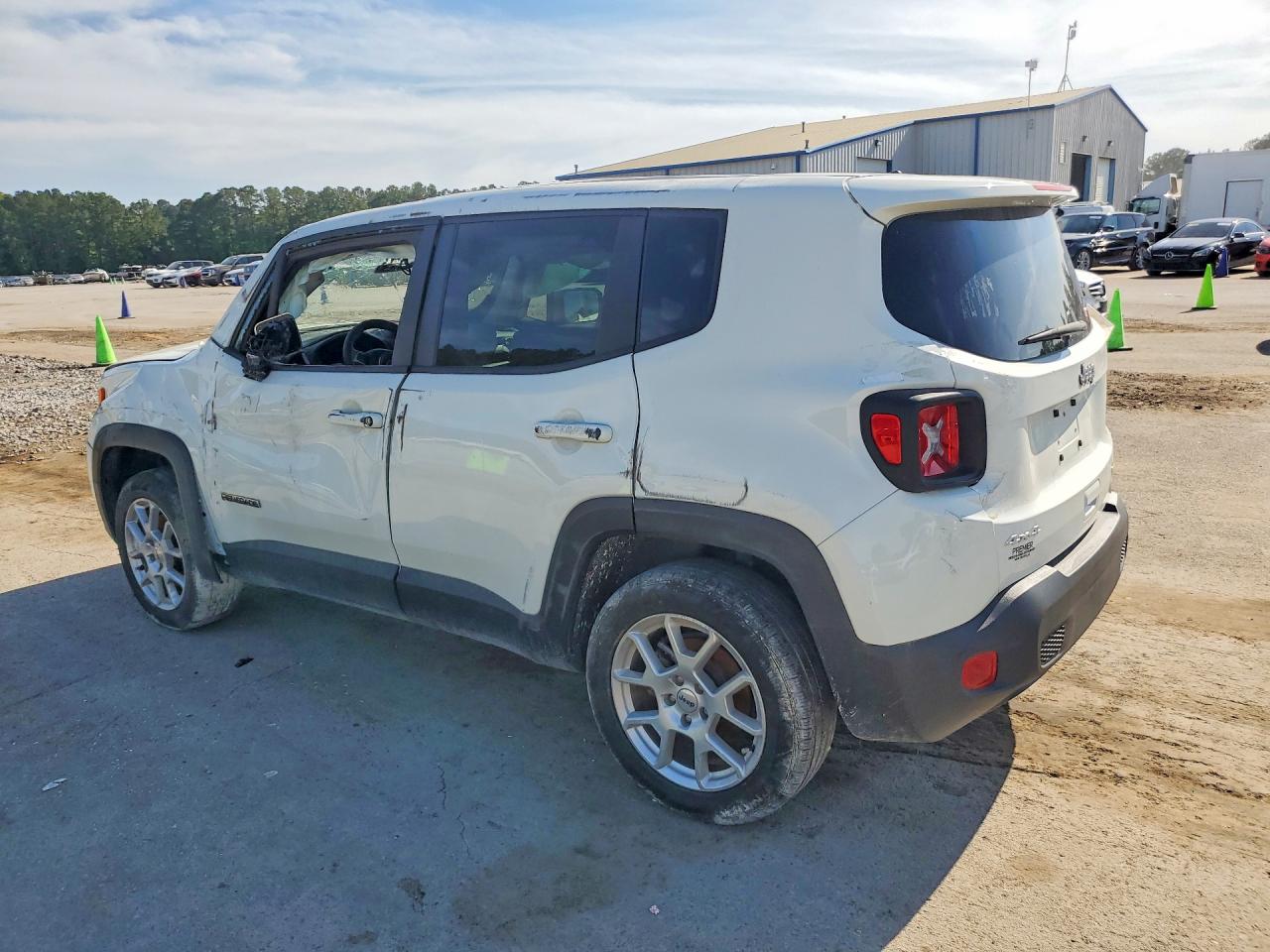 2023 Jeep Renegade VIN ZACNJDB13PPP19101 photo 2