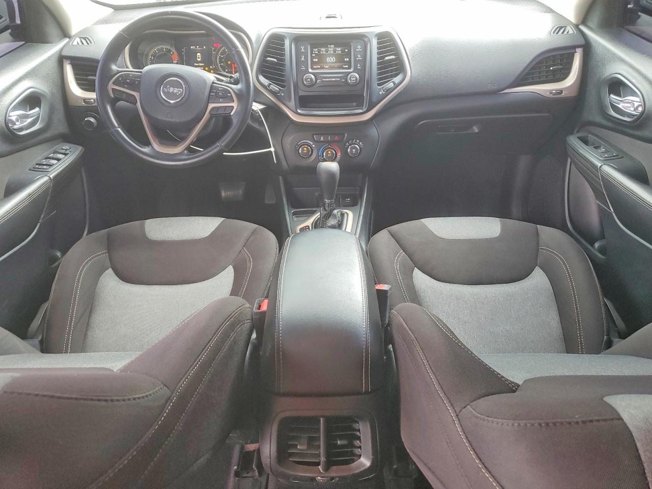 2017 Jeep Cherokee VIN 1C4PJLABXHW540915 photo 8