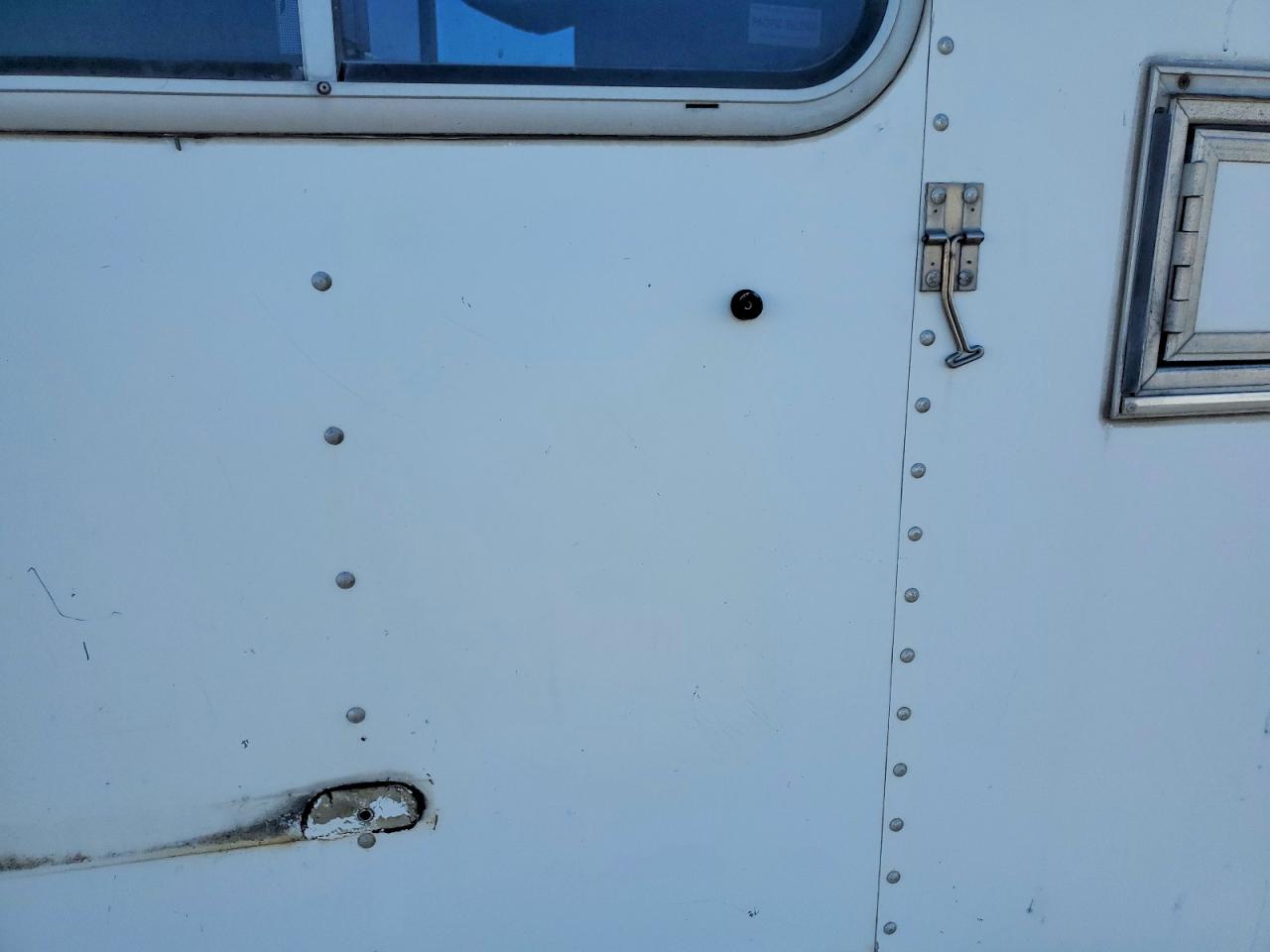 2000 FEATHERLITE Recreation VIN 4FGL01122YC032682 photo 5