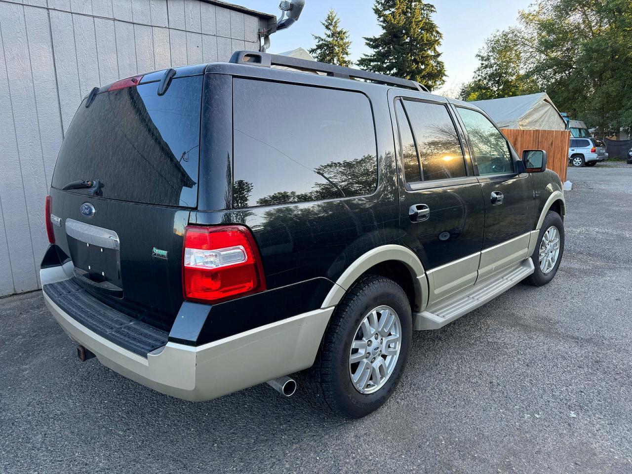 2010 Ford Expedition VIN 1FMJU1J58AEB58207 photo 4