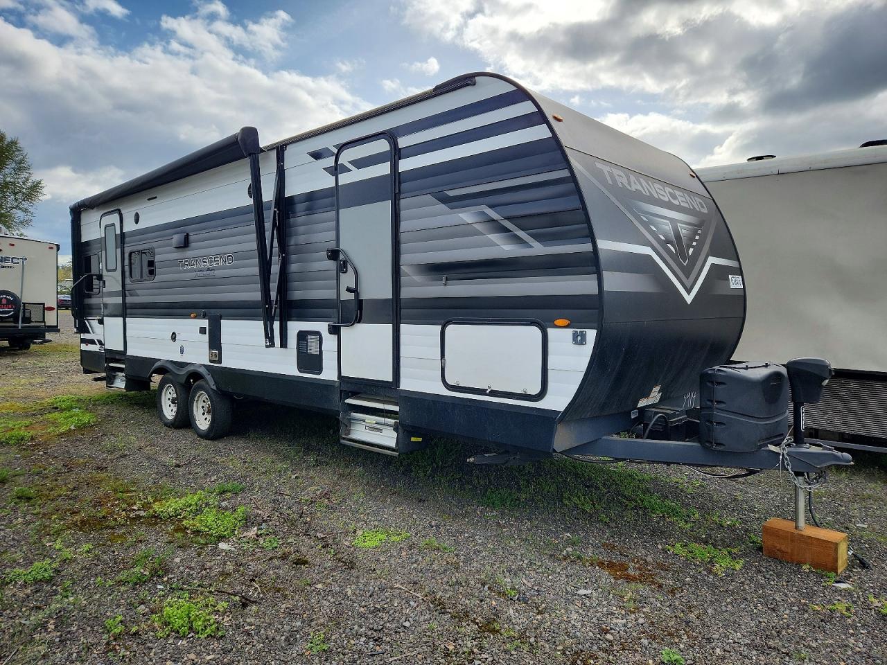 2022 GRAND Transcend VIN 573TT3122NDD03914 photo 1