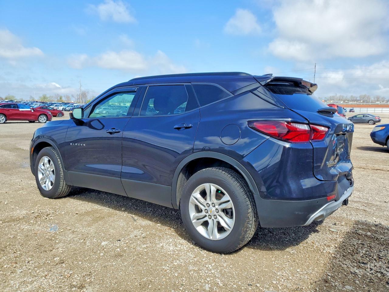 2020 Chevrolet Blazer VIN 3GNKBHRS9LS566698 photo 2