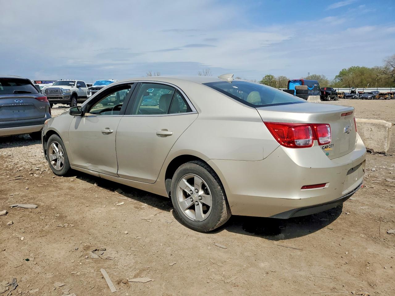 2015 CHEV Malibu VIN 1G11C5SL0FF245640 photo 2