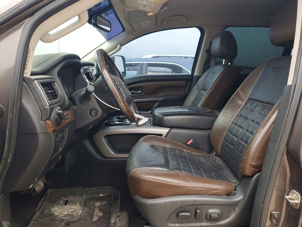2016 Nissan TITAN VIN 1N6BA1F27GN502910 photo 7