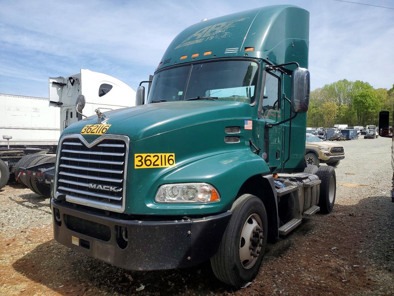 2017 MACK All other VIN 1M1AW01X3HM009424 photo 2