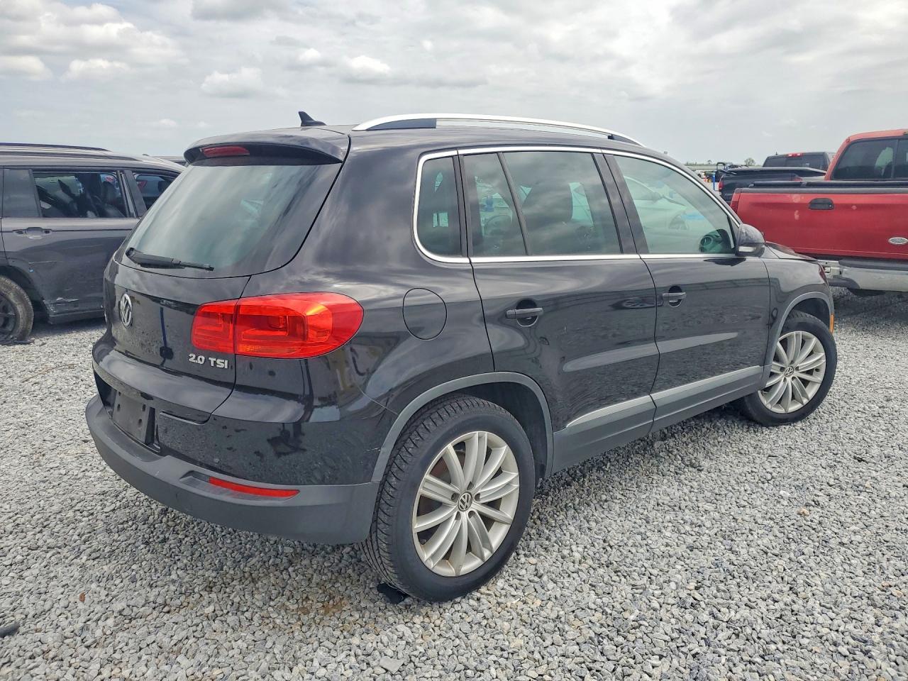 2012 VOLKSWAGEN Tiguan VIN WVGAV7AX6CW531176 photo 3
