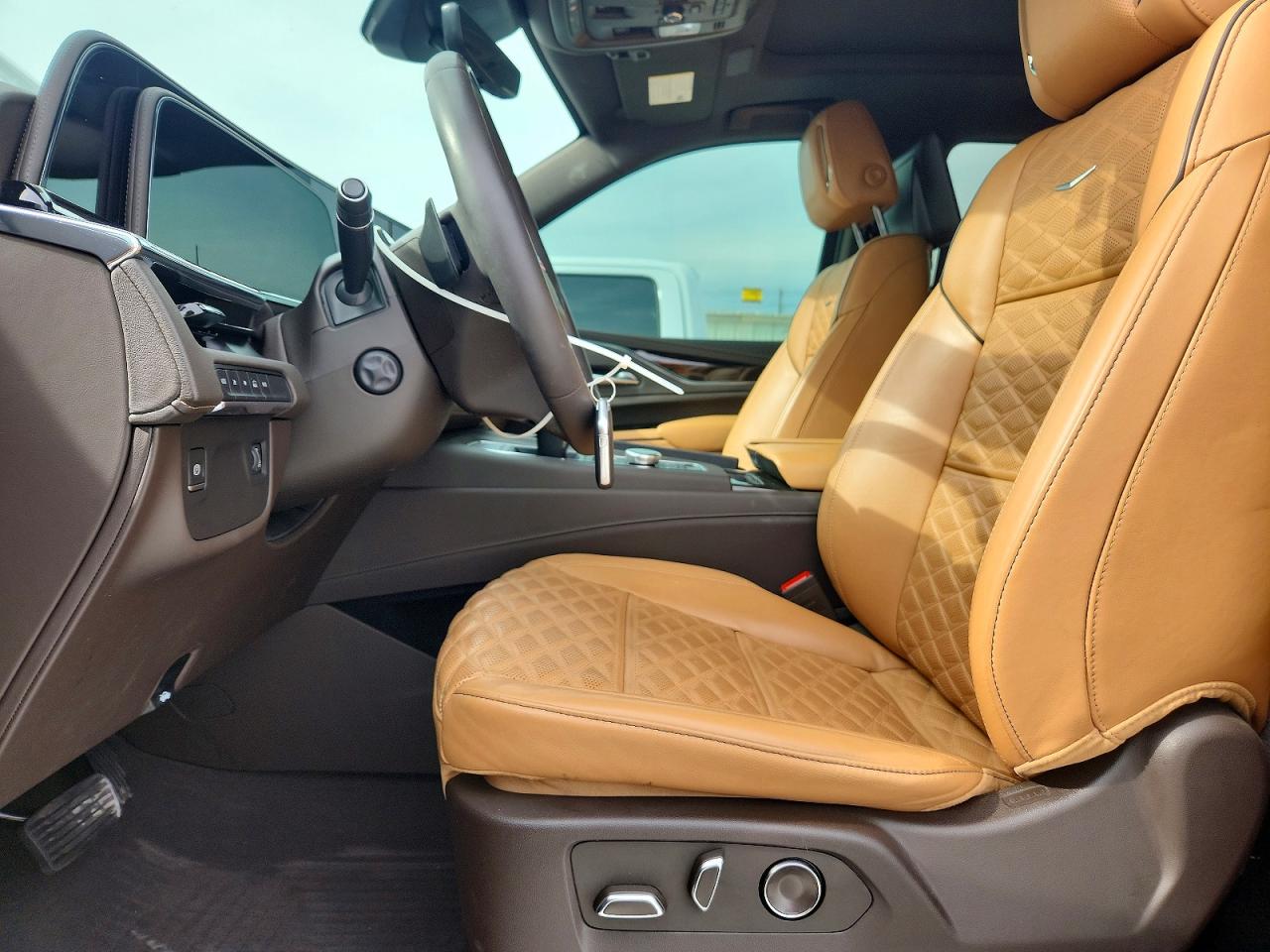 2024 Cadillac Escalade VIN 1GYS4BKL8RR372155 photo 7