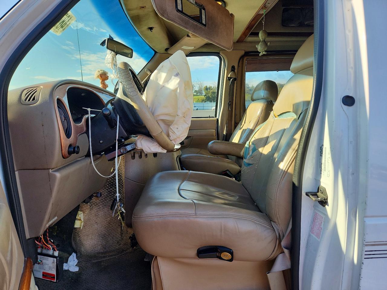 2002 Ford Econoline VIN 1FDRE14LX2HB76637 photo 7