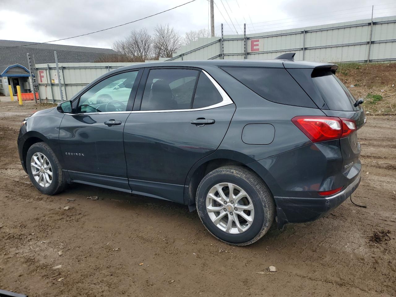 2020 Chevrolet Equinox VIN 2GNAXJEV9L6105486 photo 2