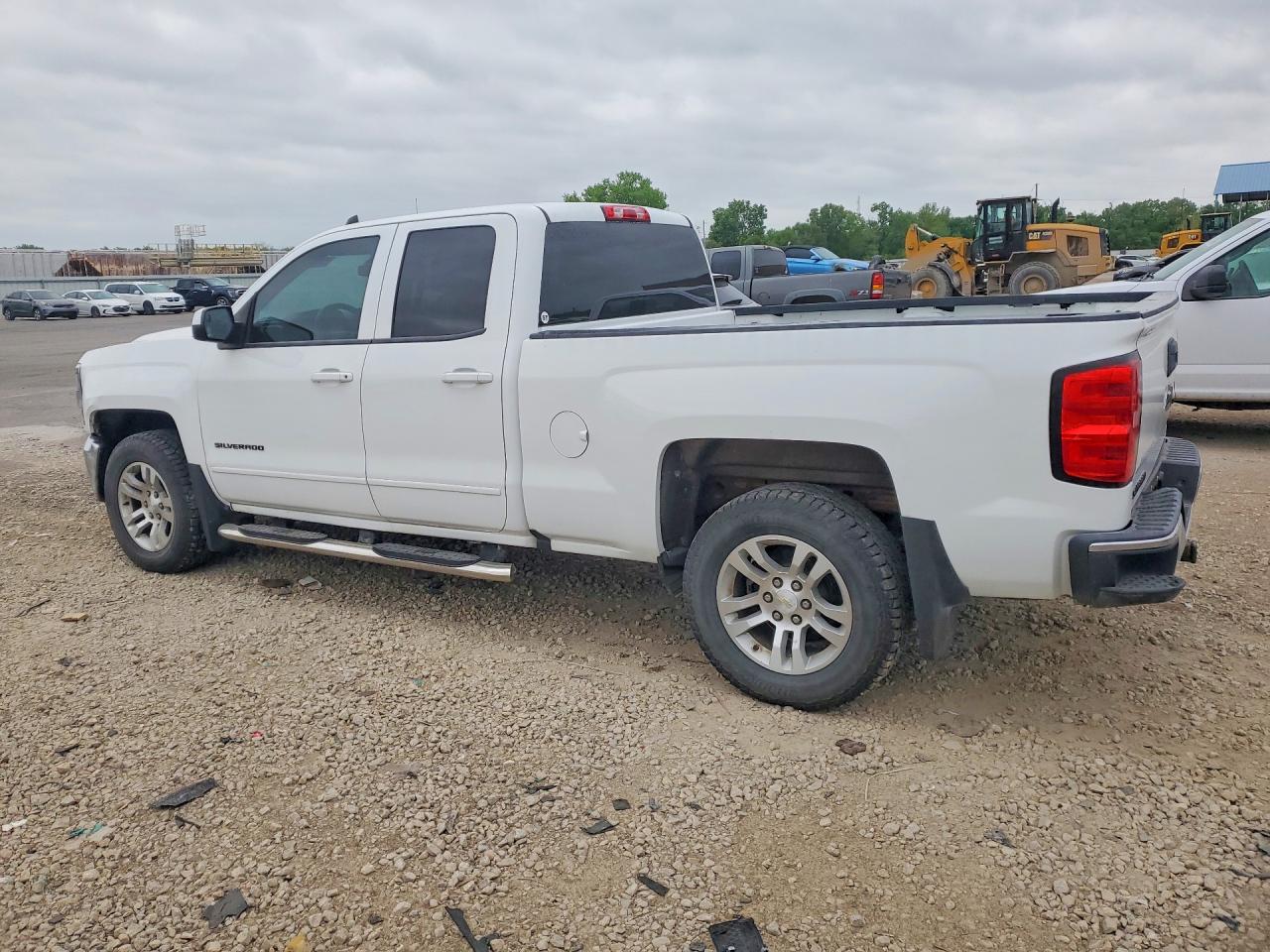 2018 Chevrolet All models VIN 1GCVKREC3JZ277021 photo 2
