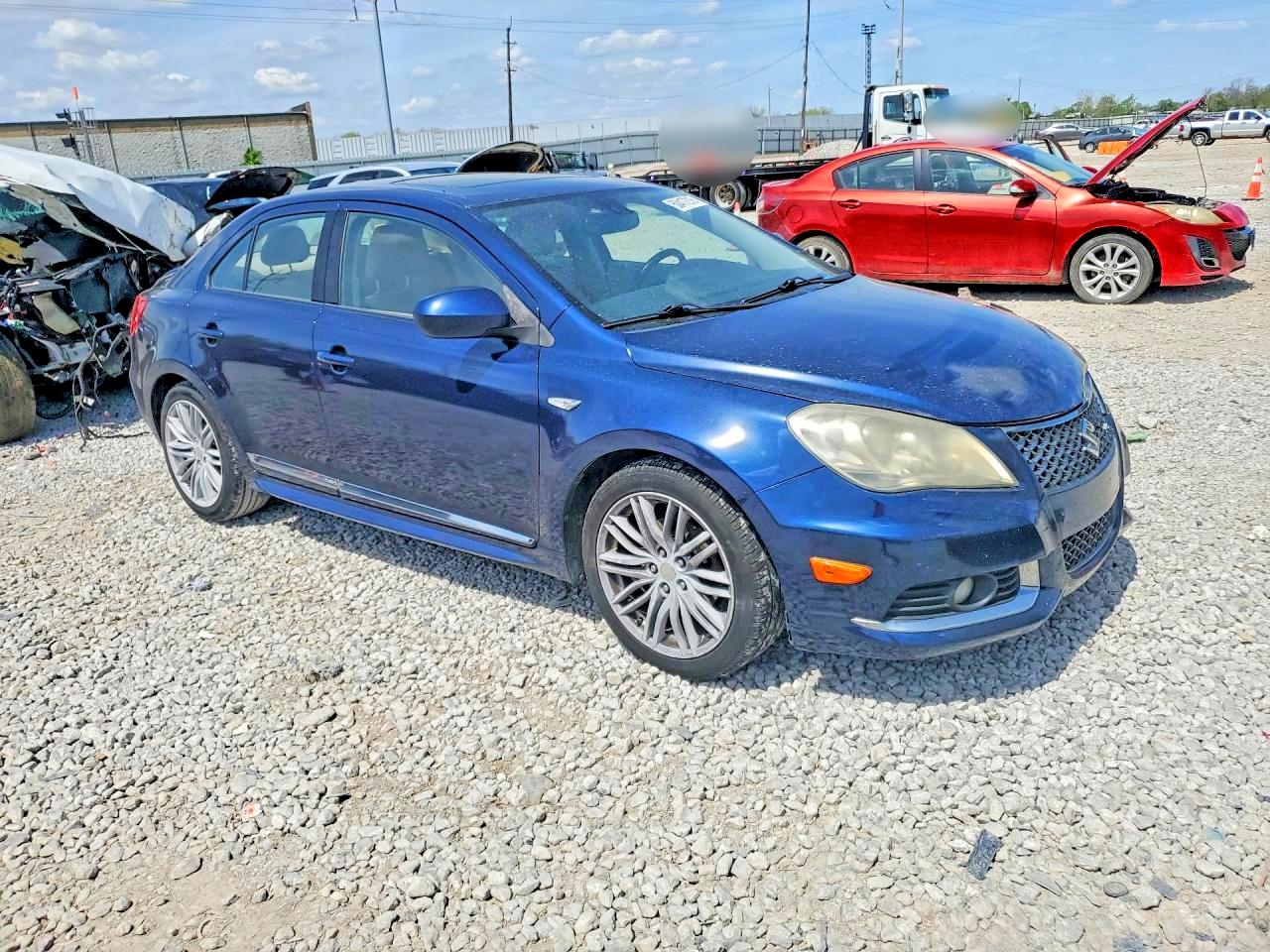 2011 Suzuki Kizashi VIN JS2RF9A89B6110646 photo 4