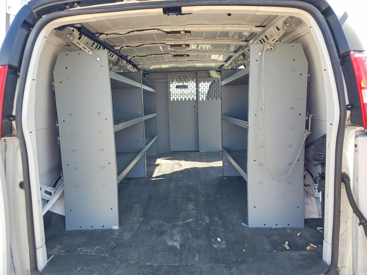 2023 GMC Savana VIN 1GTW7BFP4P1179427 photo 10
