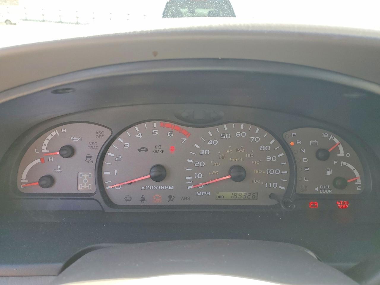 2002 Toyota Sequoia VIN 5TDBT44A72S100347 photo 9
