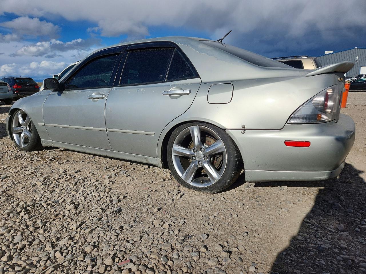 2001 LEXUS Is VIN JTHBD182010011119 photo 2