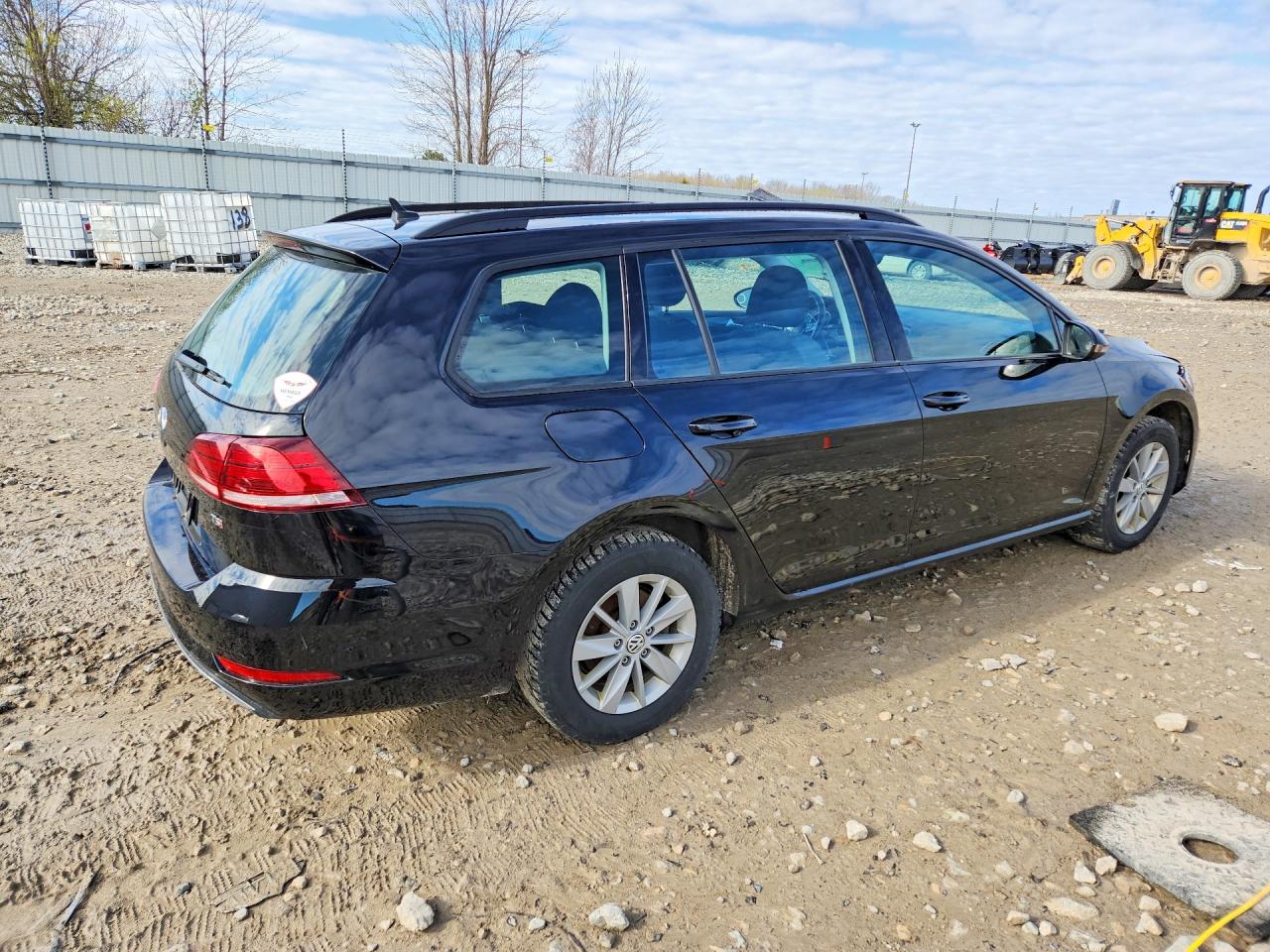 2018 VOLKSWAGEN Golf VIN 3VWD17AU2JM763366 photo 3