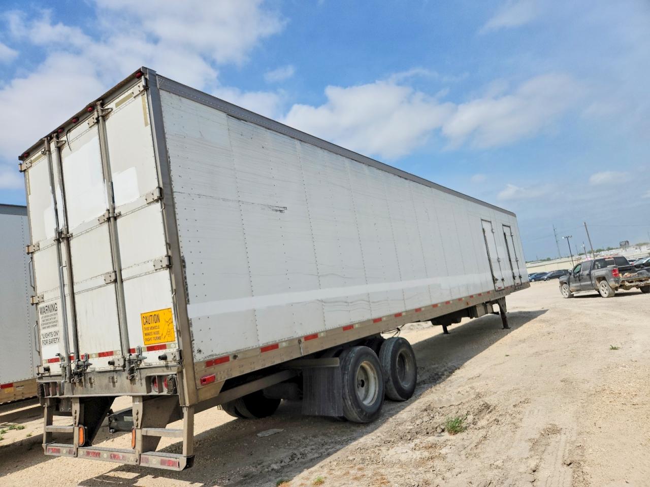 2013 UTILITY All models VIN 1UYVS2533DU510521 photo 4