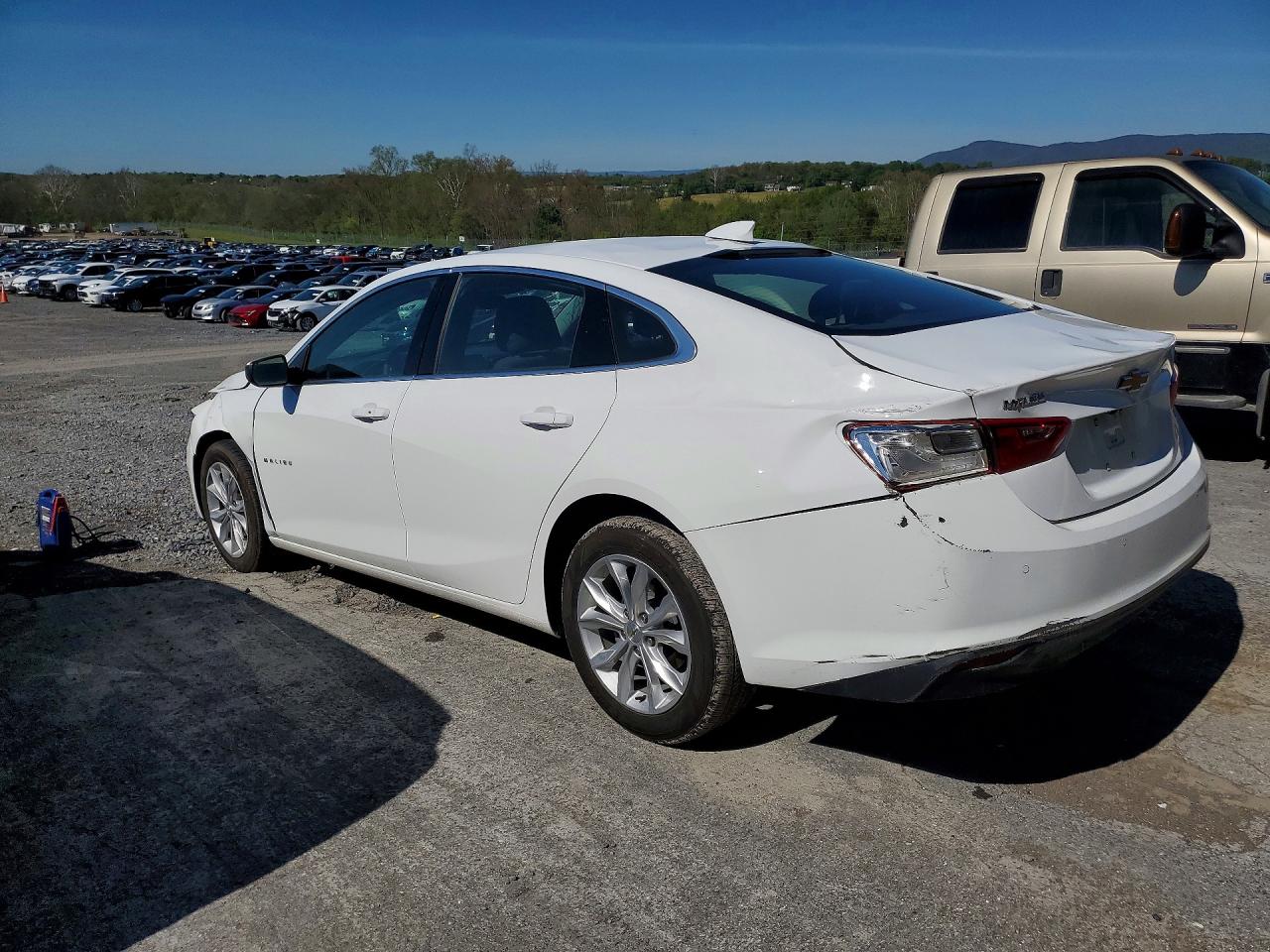 2025 Chevrolet Malibu VIN 1G1ZD5ST8SF142265 photo 2