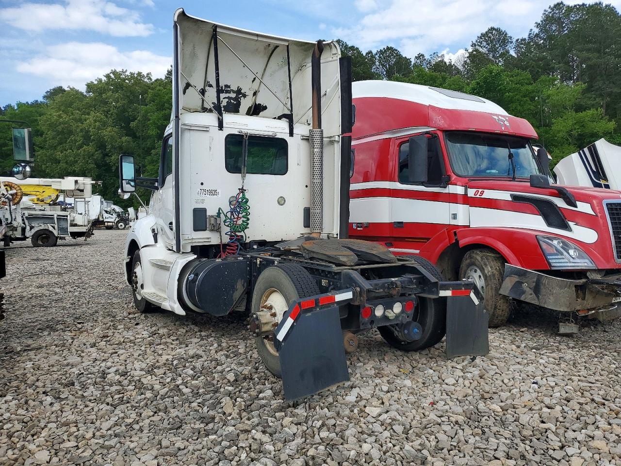 2014 KENWORTH All other VIN 1XKYA48X2EJ402424 photo 3