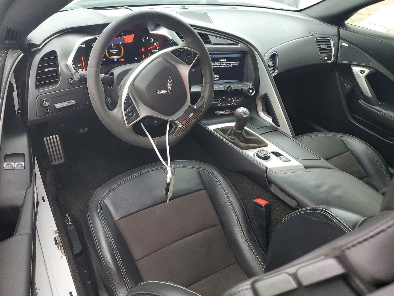 2018 Chevrolet Corvette VIN 1G1YN2D62J5601597 photo 8