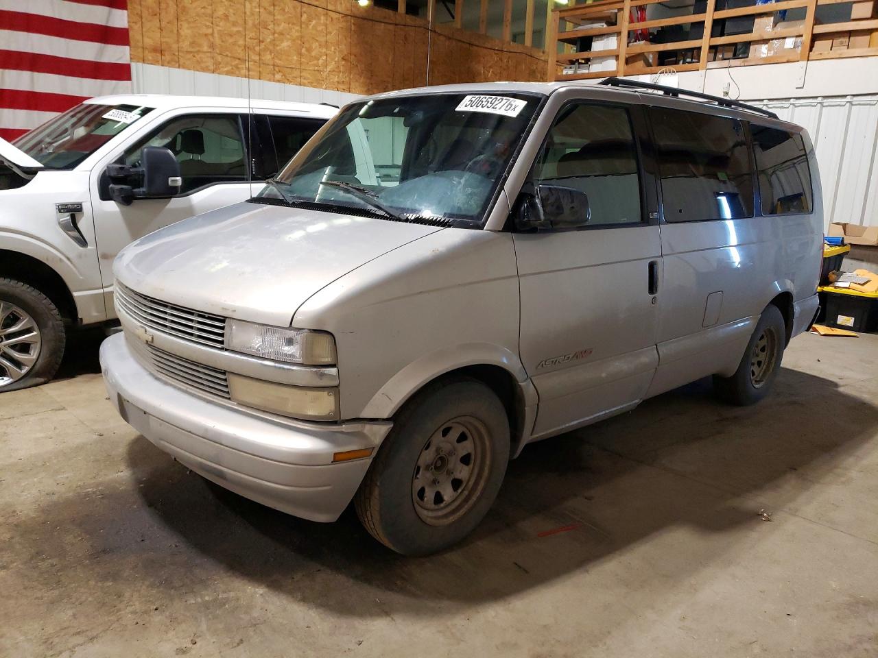 2000 CHEV Astro VIN 1GNEL19W8YB177218 photo 1