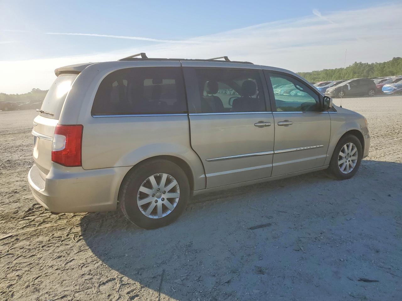 2016 Chrysler Minivan VIN 2C4RC1BG2GR287243 photo 3