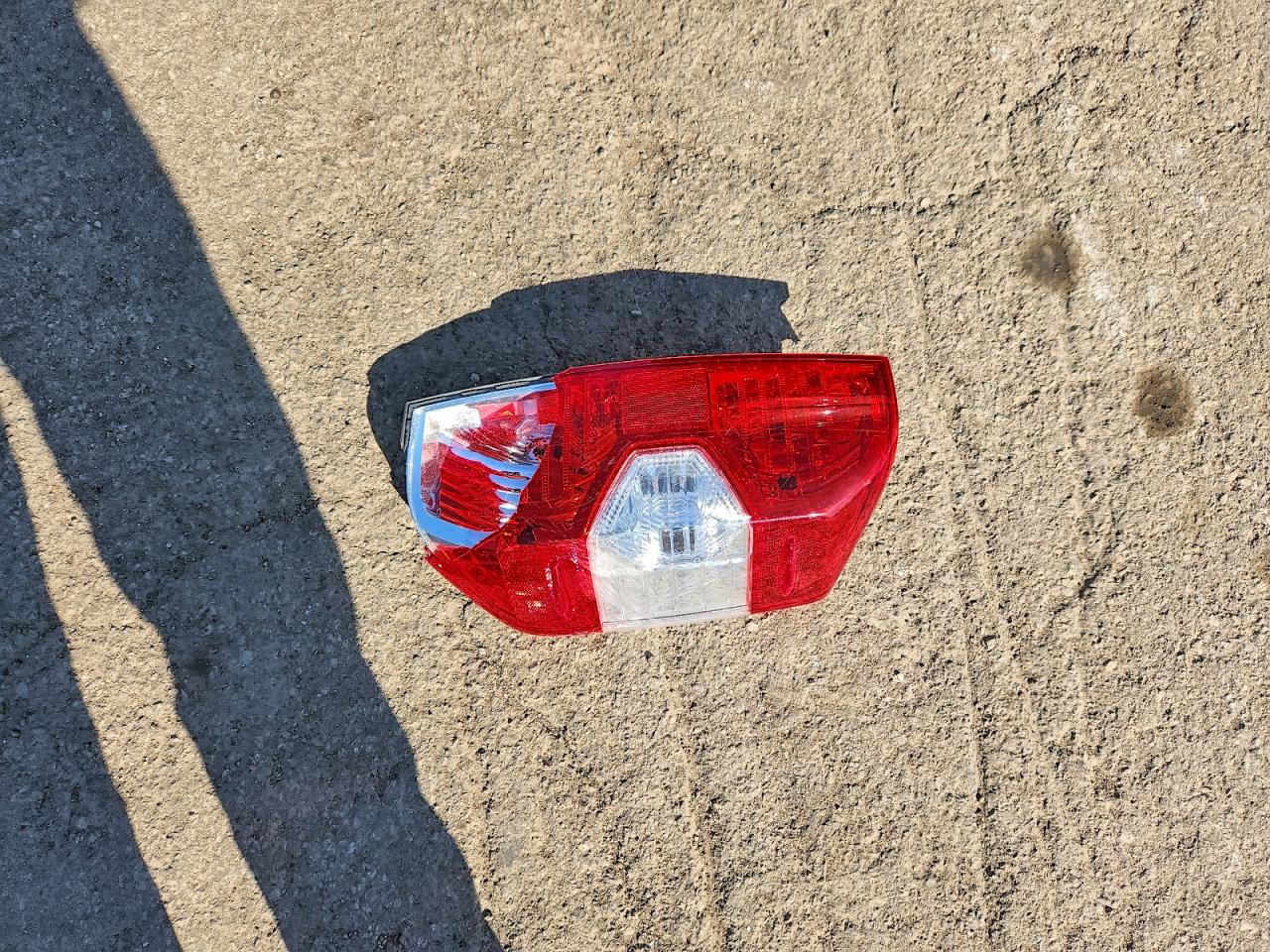 2016 Toyota Tundra VIN 5TFEM5F13GX097851 photo 12