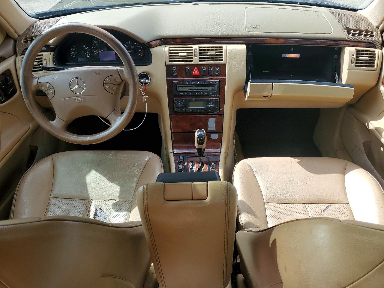2001 Mercedes-Benz E-class VIN WDBJF65J81B386260 photo 8