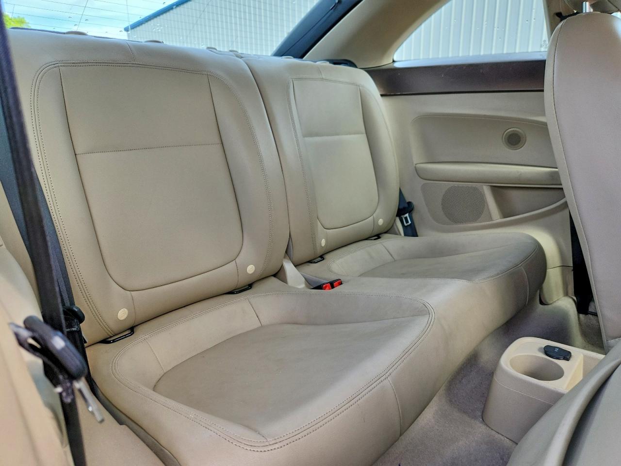 2013 Volkswagen Beetle VIN 3VWHX7AT0DM647515 photo 10