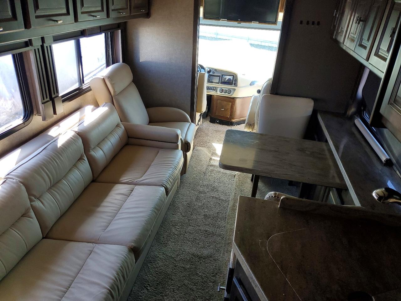 2018 FREIGHTLINER All other VIN 4UZACWFC9JCJS6806 photo 5