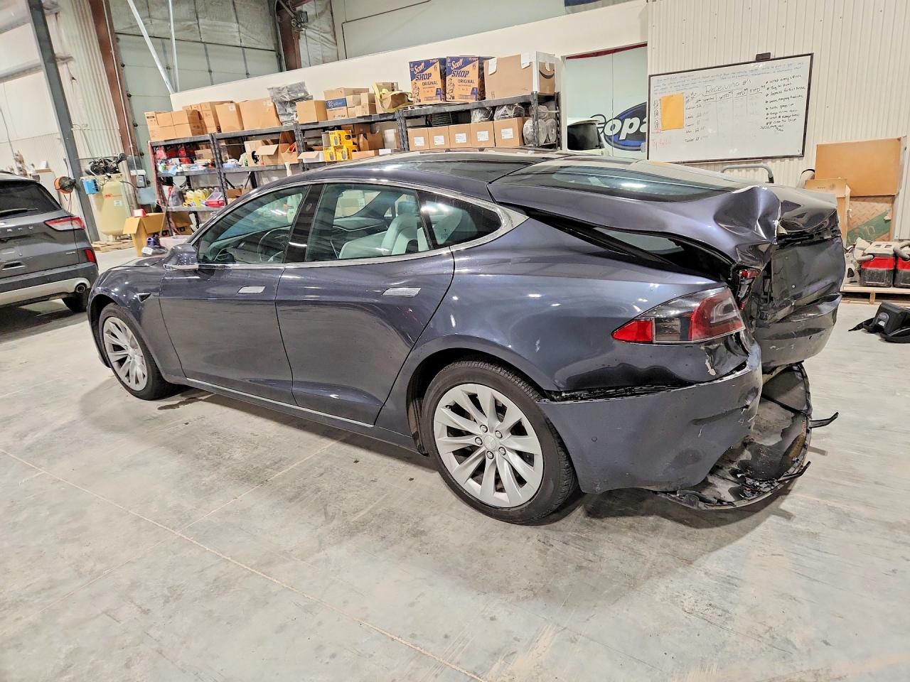 2017 Tesla Model s VIN 5YJSA1E2XHF190635 photo 2